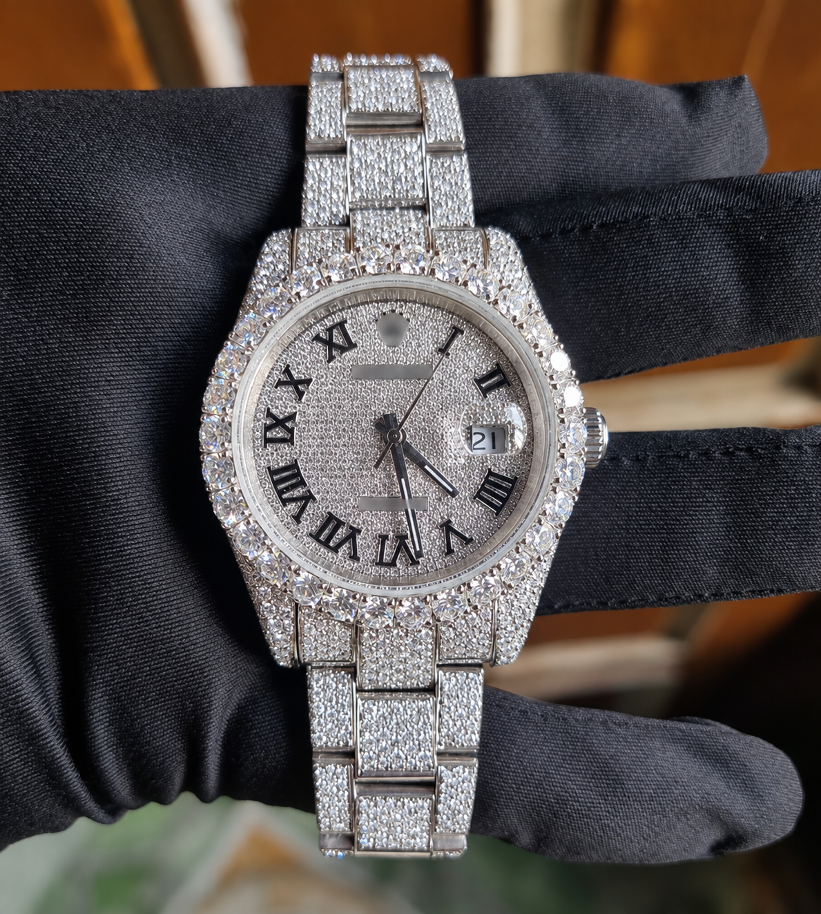 Handset Moissanite R watch